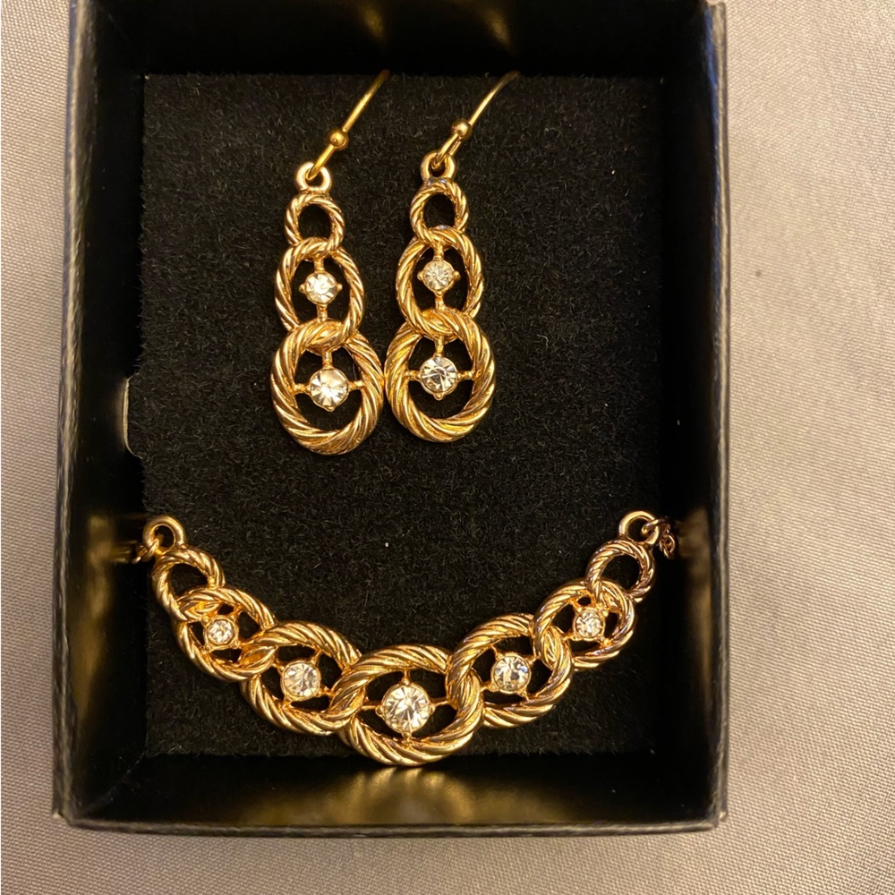 Avon gold Coretta jewelry set